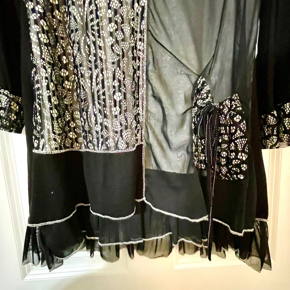 Gorgeous Black Tunic - Picture 3 of 7